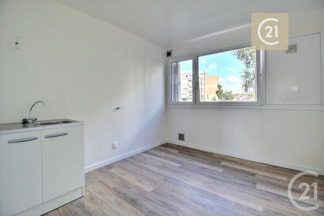 Appartement F4 à vendre - 4 pièces - 71,44 m2 - Livry Gargan - 93 - ILE-DE-FRANCE