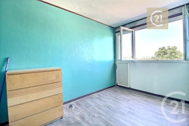 Afficher la photo en grand Appartement F4 à vendre - 4 pièces - 65 m2 - Les Pavillons Sous Bois - 93 - ILE-DE-FRANCE