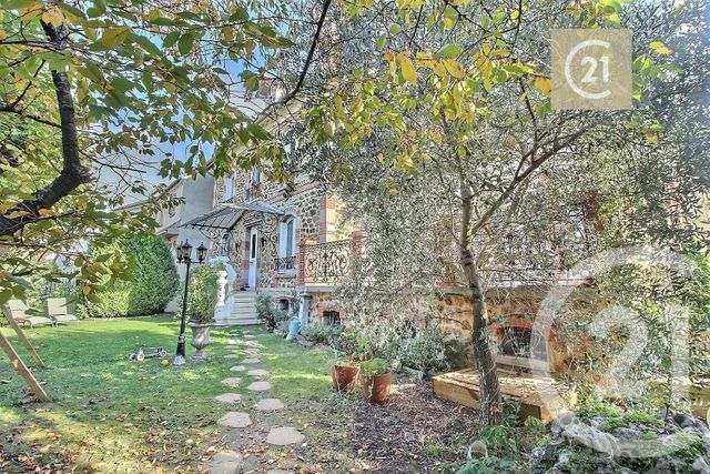 Maison à vendre - 6 pièces - 223,30 m2 - Les Pavillons Sous Bois - 93 - ILE-DE-FRANCE