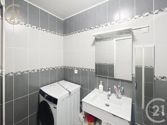 Appartement à vendre - 4 pièces - 83,76 m2 - Bondy - 93 - ILE-DE-FRANCE