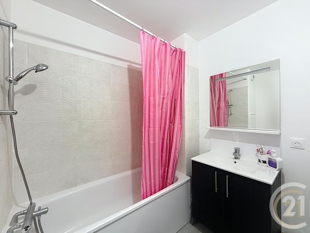 Appartement F5 à vendre - 5 pièces - 97,54 m2 - Bondy - 93 - ILE-DE-FRANCE