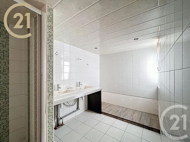 Maison à vendre - 11 pièces - 203 m2 - Bondy - 93 - ILE-DE-FRANCE