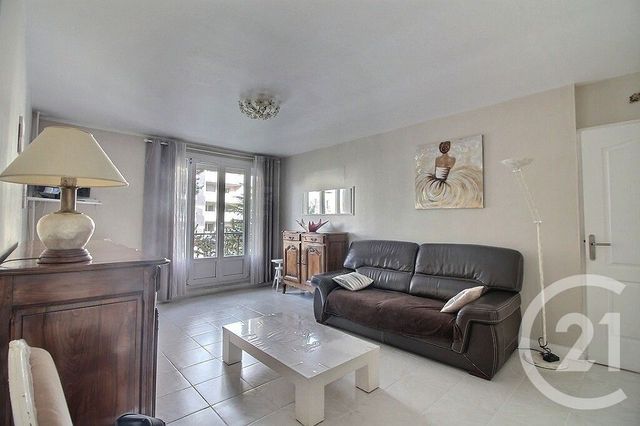Appartement à vendre - 3 pièces - 65 m2 - Rosny Sous Bois - 93 - ILE-DE-FRANCE