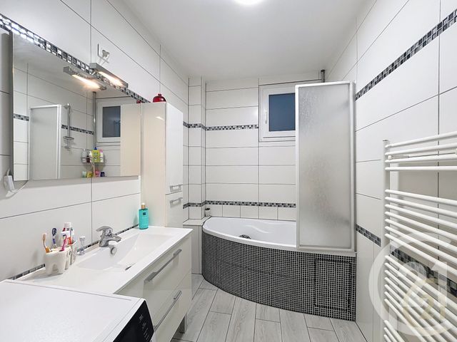 Appartement F3 à vendre - 3 pièces - 66,55 m2 - Bondy - 93 - ILE-DE-FRANCE