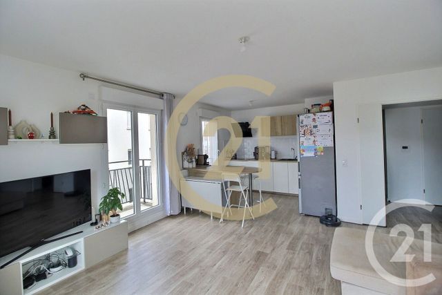 Afficher la photo en grand Appartement F4 à vendre - 4 pièces - 77,77 m2 - Romainville - 93 - ILE-DE-FRANCE