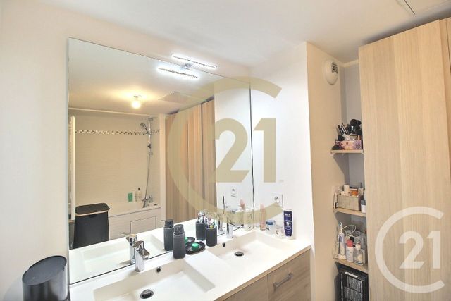 Afficher la photo en grand Appartement F4 à vendre - 4 pièces - 77,77 m2 - Romainville - 93 - ILE-DE-FRANCE