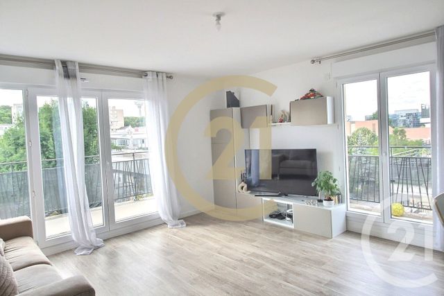 Afficher la photo en grand Appartement F4 à vendre - 4 pièces - 77,77 m2 - Romainville - 93 - ILE-DE-FRANCE