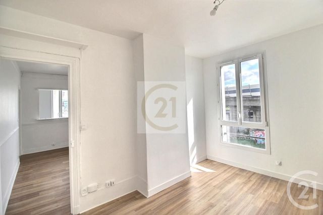Afficher la photo en grand Appartement à vendre - 2 pièces - 28,01 m2 - Pantin - 93 - ILE-DE-FRANCE