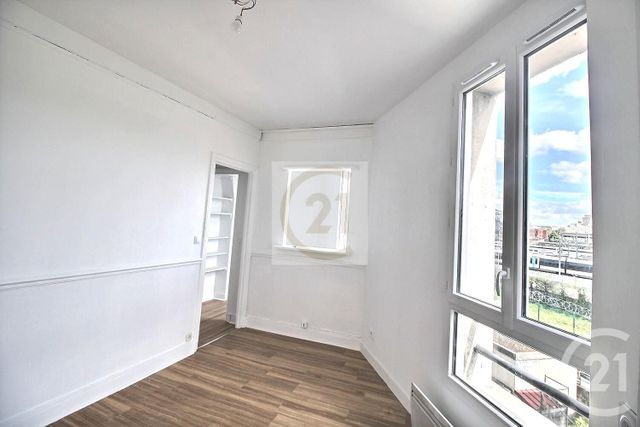 Afficher la photo en grand Appartement à vendre - 2 pièces - 28,01 m2 - Pantin - 93 - ILE-DE-FRANCE