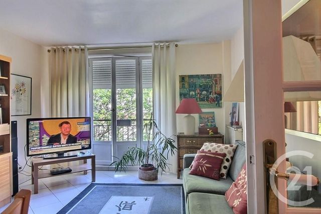 Appartement F4 à vendre - 4 pièces - 79 m2 - Rosny Sous Bois - 93 - ILE-DE-FRANCE