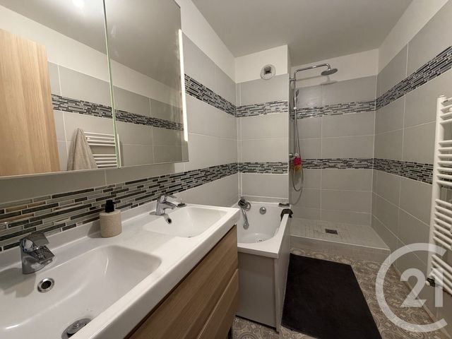 Appartement &agrave; vendre - 3 pi&egrave;ces - 69 m2 - Rosny Sous Bois - 93 - ILE-DE-FRANCE