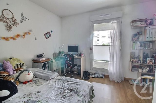 Afficher la photo en grand Appartement Duplex à vendre - 4 pièces - 95 m2 - Rosny Sous Bois - 93 - ILE-DE-FRANCE