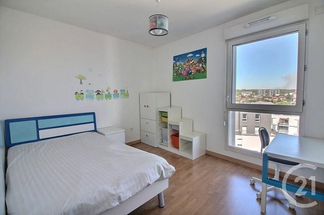 Appartement &agrave; vendre - 4 pi&egrave;ces - 100 m2 - Rosny Sous Bois - 93 - ILE-DE-FRANCE