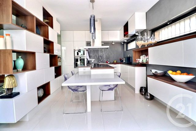 Afficher la photo en grand Appartement F4 à vendre - 4 pièces - 116 m2 - Les Lilas - 93 - ILE-DE-FRANCE