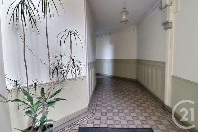 Afficher la photo en grand Appartement à vendre - 2 pièces - 42 m2 - Bagnolet - 93 - ILE-DE-FRANCE