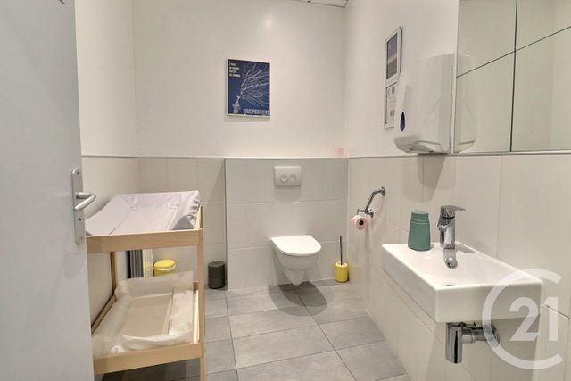 Appartement à vendre - 6 pièces - 122 m2 - Les Lilas - 93 - ILE-DE-FRANCE