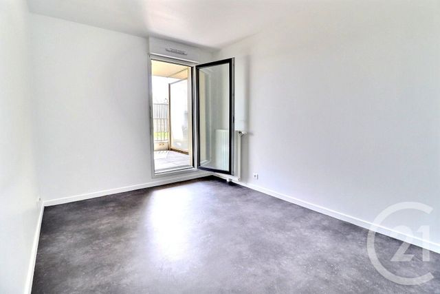 Afficher la photo en grand Appartement F3 à vendre - 3 pièces - 60 m2 - Romainville - 93 - ILE-DE-FRANCE