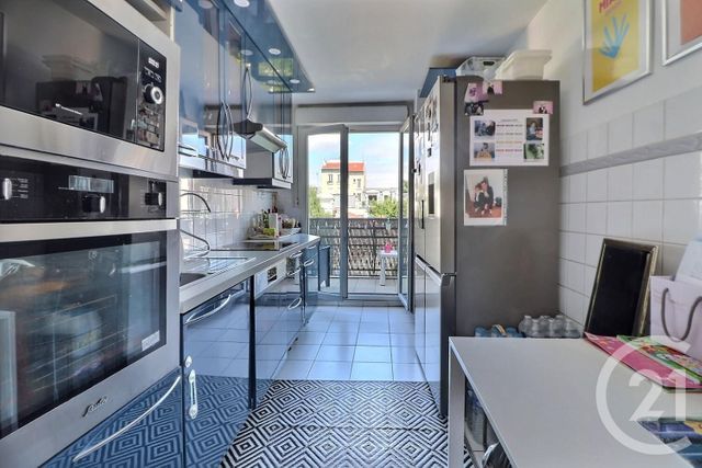 Appartement à vendre - 6 pièces - 103 m2 - Les Lilas - 93 - ILE-DE-FRANCE