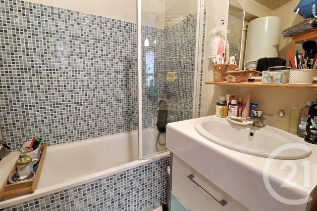 Appartement Studio à vendre - 1 pièce - 29 m2 - Les Lilas - 93 - ILE-DE-FRANCE