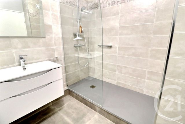 Afficher la photo en grand Appartement F4 à vendre - 4 pièces - 85,61 m2 - Les Lilas - 93 - ILE-DE-FRANCE