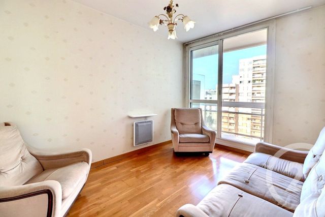Afficher la photo en grand Appartement F4 à vendre - 4 pièces - 85,61 m2 - Les Lilas - 93 - ILE-DE-FRANCE