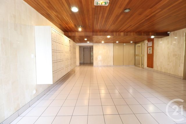 Afficher la photo en grand Appartement F4 à vendre - 4 pièces - 85,61 m2 - Les Lilas - 93 - ILE-DE-FRANCE