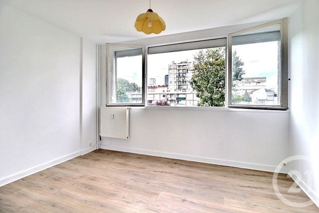 Afficher la photo en grand Appartement F4 à vendre - 4 pièces - 78 m2 - Montreuil - 93 - ILE-DE-FRANCE