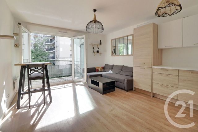 Appartement à vendre - 2 pièces - 40 m2 - Romainville - 93 - ILE-DE-FRANCE