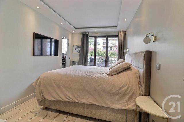 Appartement &agrave; vendre - 4 pi&egrave;ces - 78 m2 - Les Lilas - 93 - ILE-DE-FRANCE